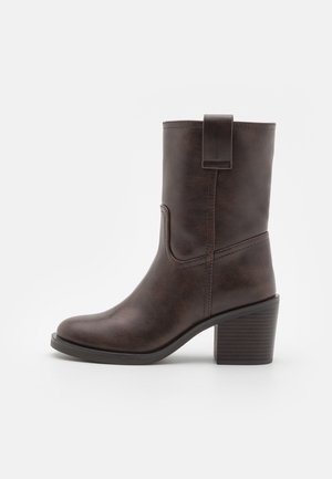 Cowboy/biker ankle boot - dark brown
