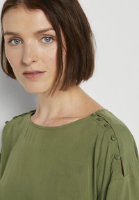 TOM TAILOR DENIM Bluza - moss green