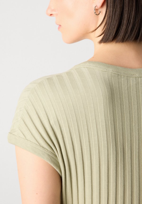 SHORT SLEEVE - Basic T-shirt - smooth sage2