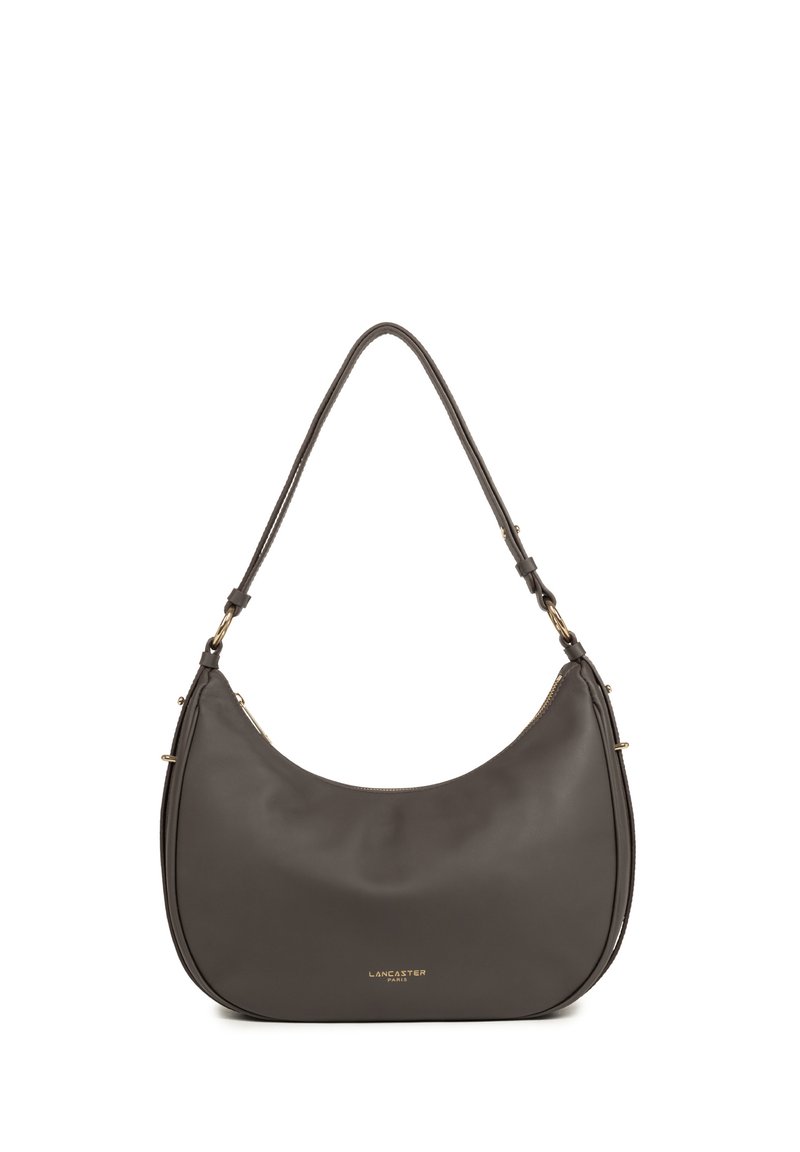 Sac à épaule en cuir gris foncé au forme incurvée, avec des accents en métal doré et une fermeture à glissière. Dispose d'une seule bandoulière réglable.