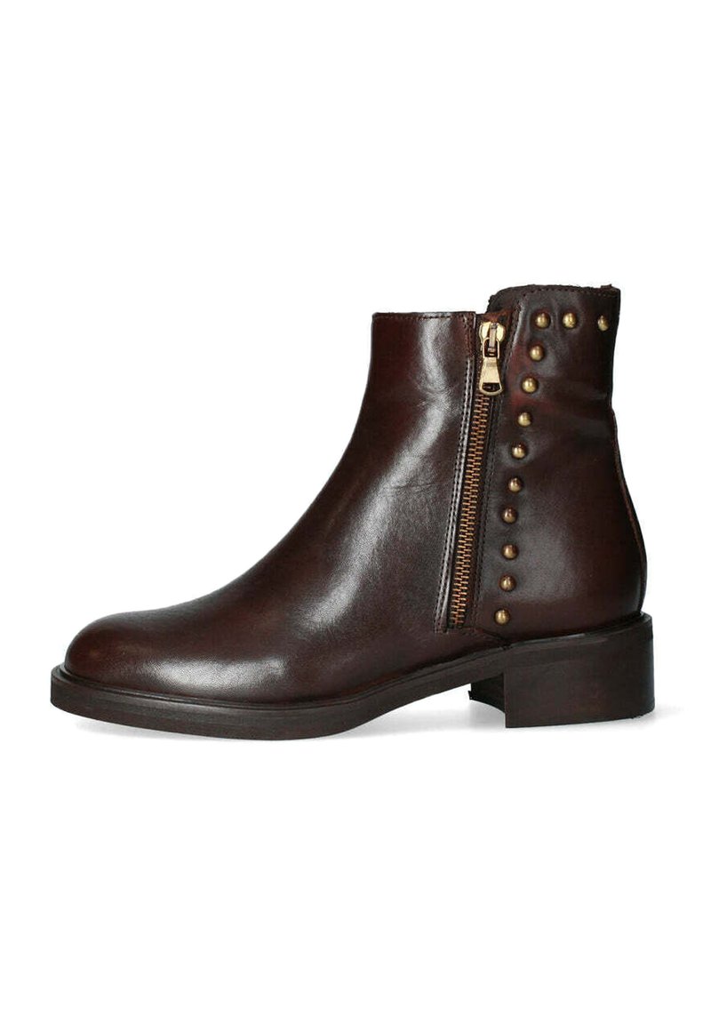 Stivale alla caviglia in pelle marrone con punta tonda, zip laterale e dettagli in metallo. Presenta un tacco basso e una superficie liscia.
