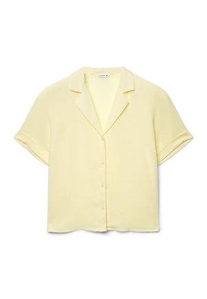 Camicia gialla a maniche corte con bottoni sul davanti e colletto con risvolto. Tessuto leggero, trama liscia e vestibilità ampia.