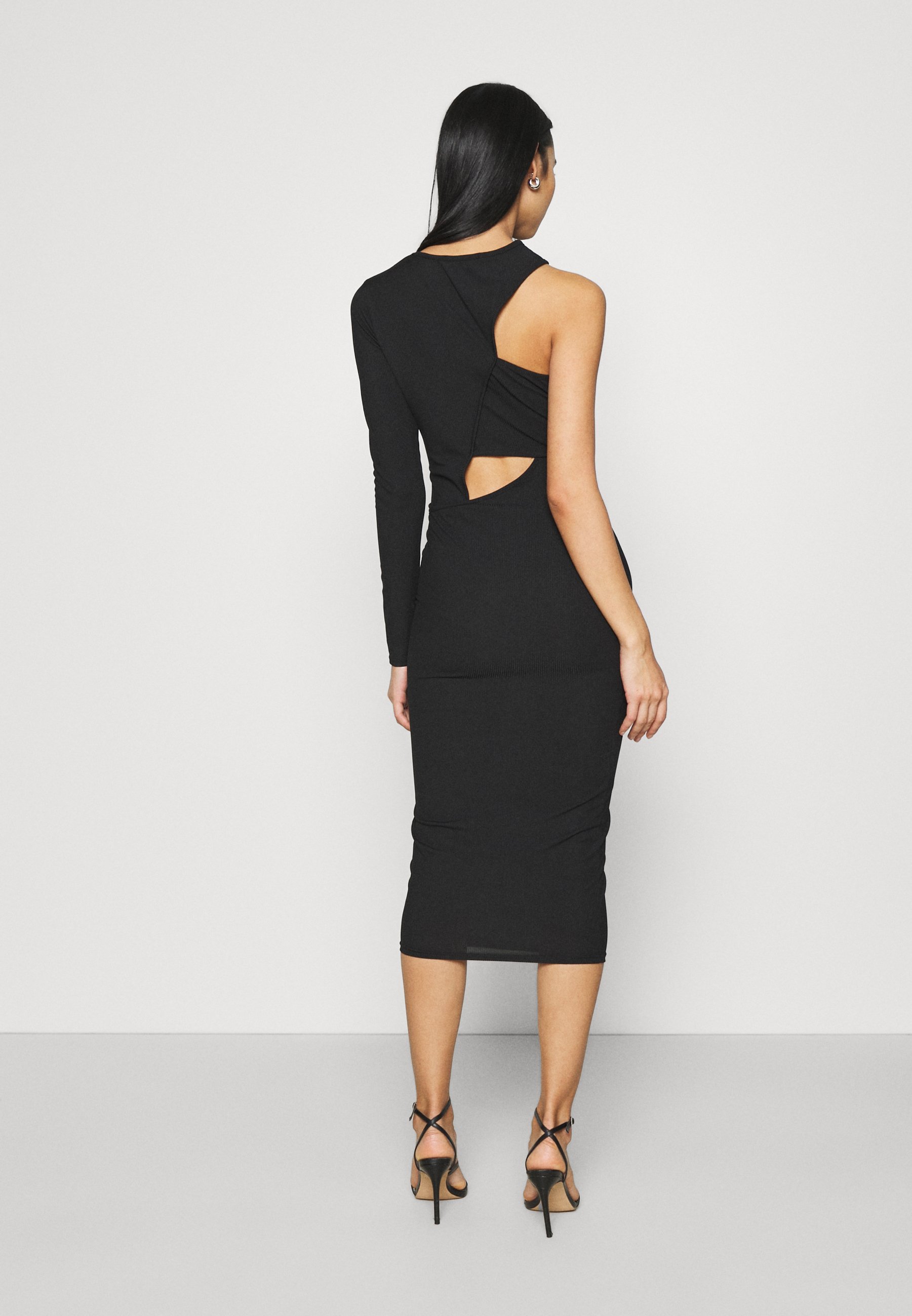 Missguided CUT OUT ONE SLEEVE MIDI 