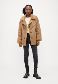 ONLY Petite ONLYLVA COLLAR COAT  - Zimní kabát - otter