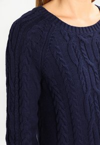 GAP Sweter