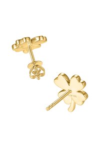Goldene Ohrstecker in Form von vierblättrigen Kleeblättern mit Schmetterlingsverschluss, von vorne und hinten auf weißem Hintergrund abgebildet.