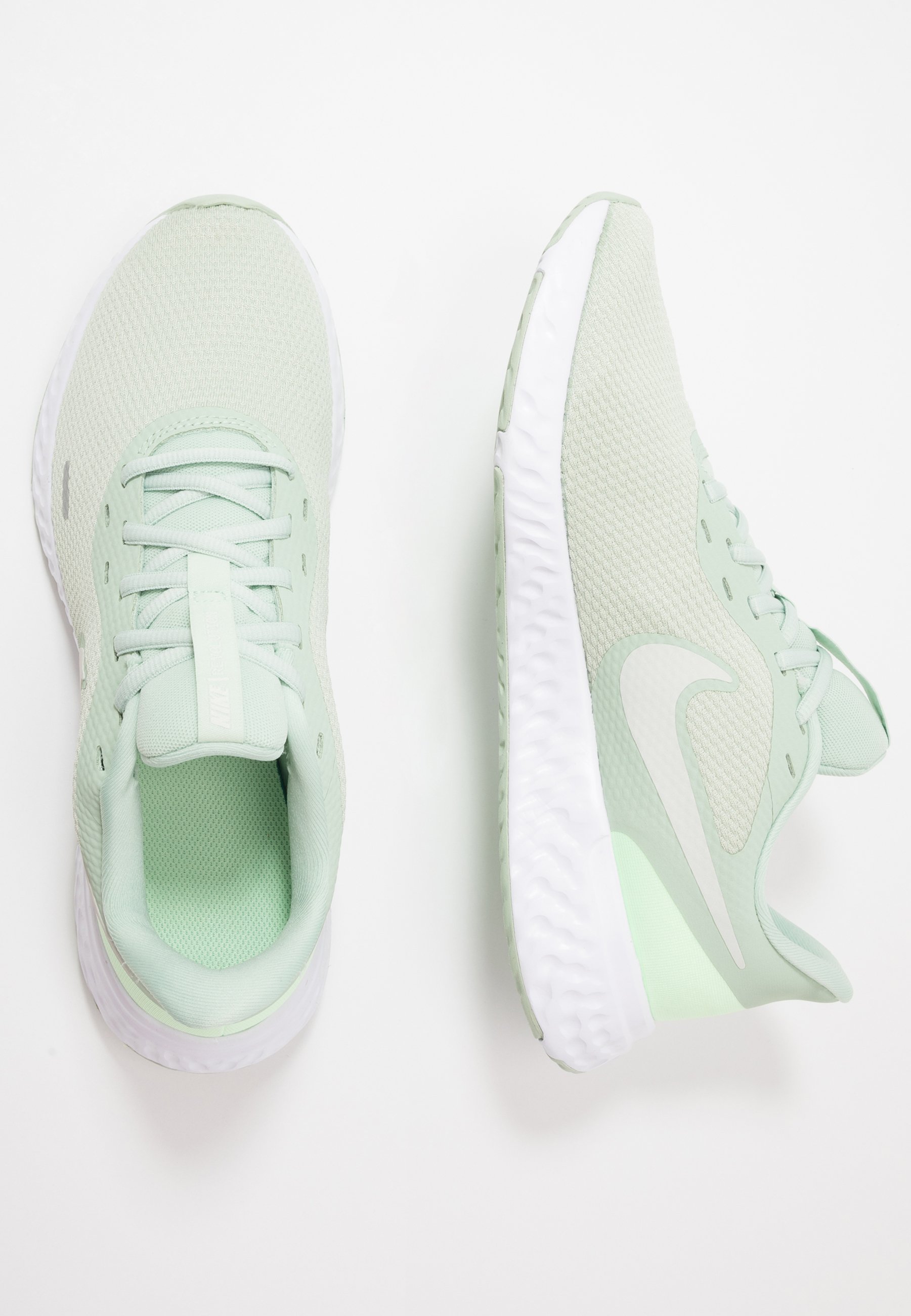 nike revolution 5 pistachio