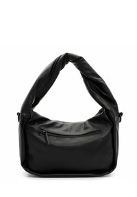 Borsa nera in ecopelle con manico intrecciato e imbottito, tasca frontale con zip e un corpo morbido e strutturato. Texture liscia e design minimalista.