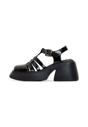 Platform heels - black