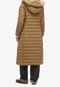 Superdry & Co Abrigo de invierno - brown