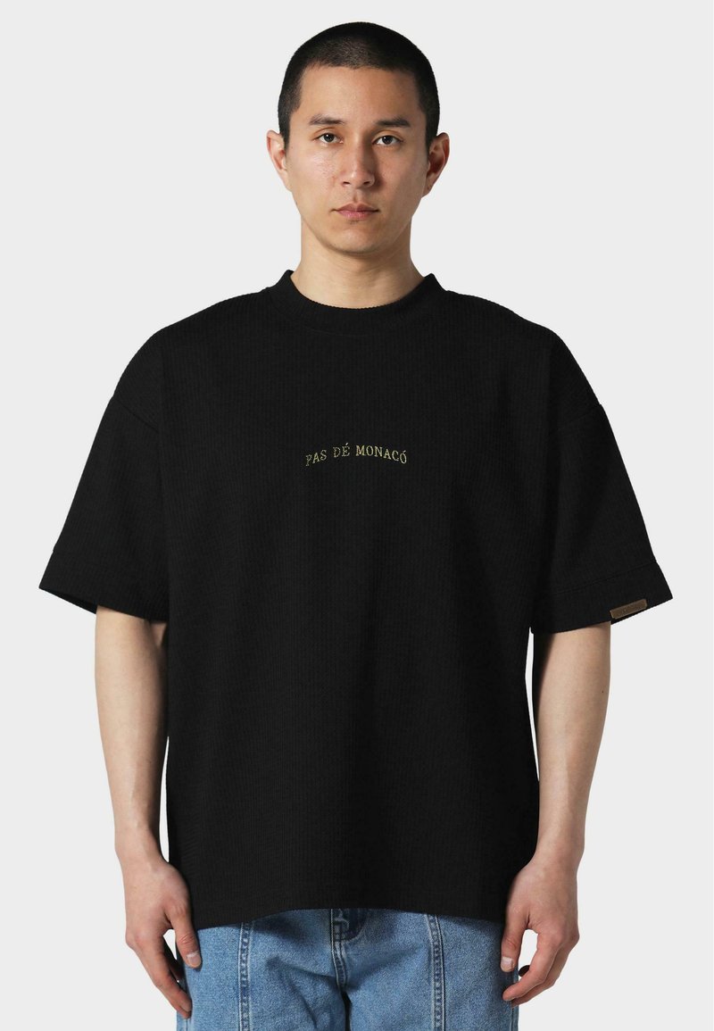 Pas de Monaco Apdrukāts T-krekls - black