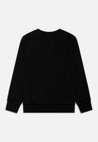Black sweatshirt with long sleeves, round neckline, soft texture, ribbed cuffs and hem, and a plain design without patterns or accents.