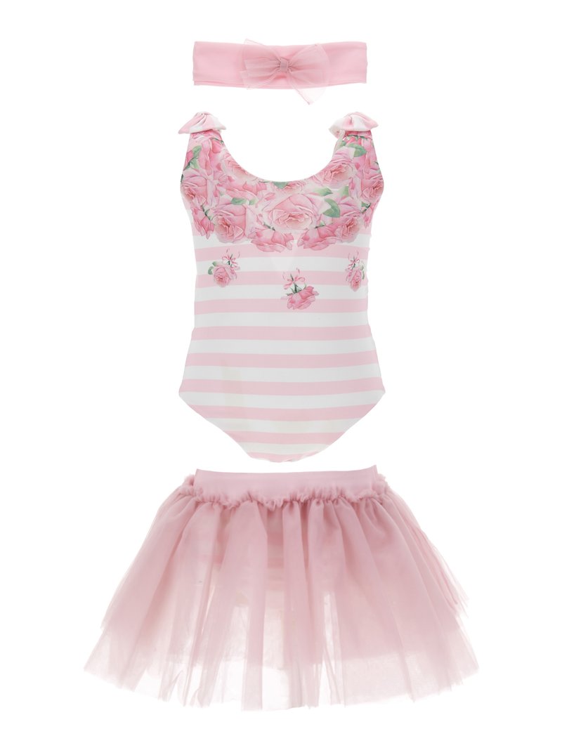  bañador de una pieza con estampado floral y rayas rosas, hombros con volantes; incluye una falda de tul rosa a juego y una diadema con detalle de lazo.