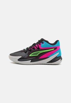 Schwarze Sportschuhe mit rosa, blauen und grünen Akzenten. Mesh- und Synthetikmaterial, schlankes Design, strukturiertes Obermaterial, Gummisohle.