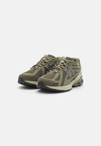 New Balance M1906 UNISEX - Sportcipő - green