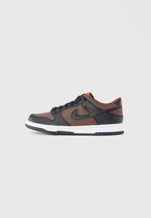 DUNK LOW UNISEX - Sneakers low - chocolate/black/white/cosmic clay