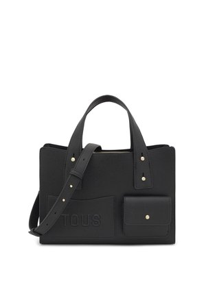 Borsa tote in pelle nera con due manici, tracolla regolabile, nome del marchio in rilievo sulla parte anteriore e una piccola tasca con bottone.