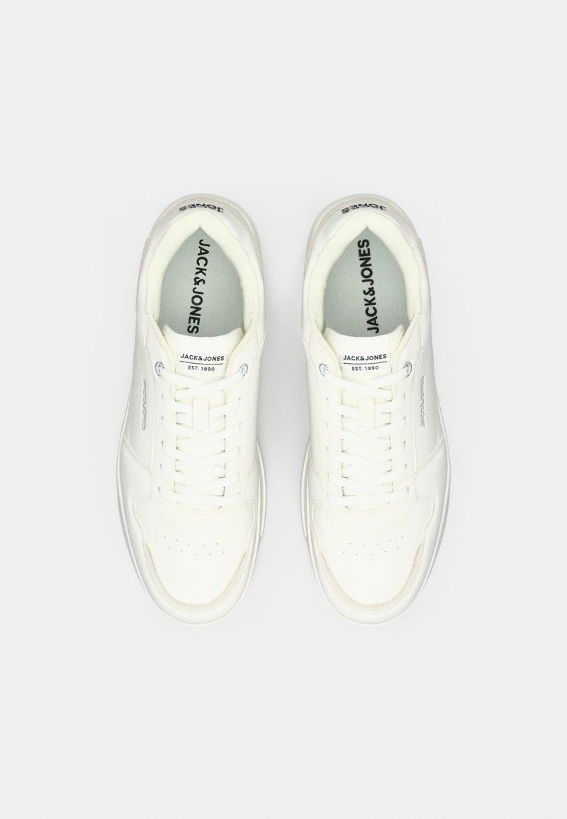 Jack&Jones Tiene Sus Zapatillas Blancas De Hombre A 40 € En Amazon