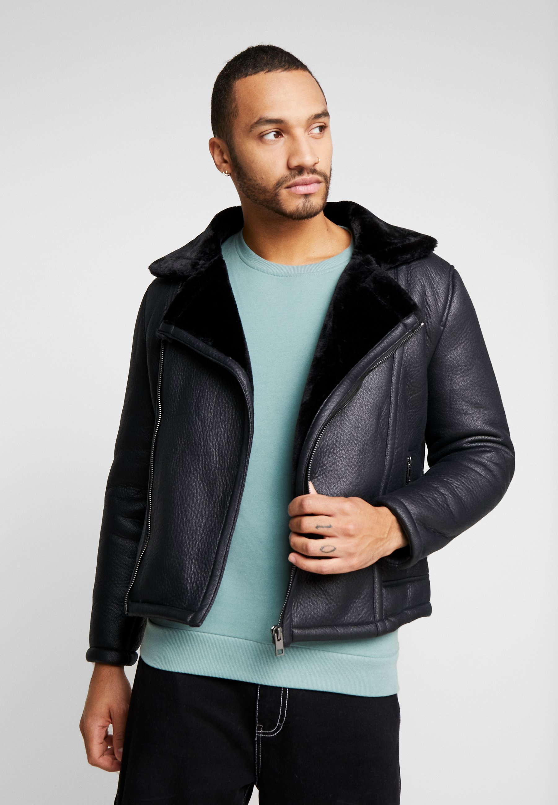 New Look SHEARLING AVIATOR Imitert skinnjakke black New Look WESTERN Imitert skinnjakke brown Zalando.no
