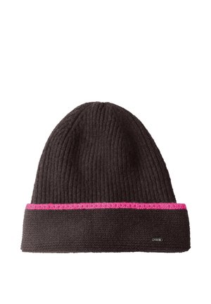 Gorro de punto acanalado de color marrón oscuro, con el borde vuelto, una franja rosa intenso y un pequeño logotipo.
