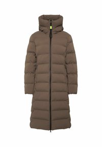 Brauner Puffermantel mit Kapuze, ausgestattet mit genähten Paneelen, einem durchgehenden Reißverschluss und einer kontrastierenden schwarzen Reißverschlussleiste. Glatte Textur, knielanges Design.