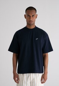 Thumbnail Image 3