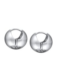 Silver hoopörhängen med rundad form och delat mönster. Tillverkade av glänsande metall, med en slät yta och polerad finish.