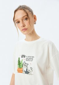 Koton PRINTED  - T-shirts print - beige