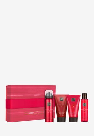 SWEET ALMOND OIL & ROSE BODY MINI GIFT SET - RITUAL OF AYURVEDA - Kit bagno e corpo - -