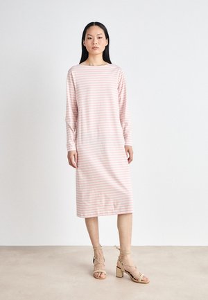 SOFT SINGLE SILLE DRESS - Trikoomekko - strawberry cream/snow white