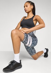 Stronger EXPLORE BIKE SHORTS - Leggings - black/beige