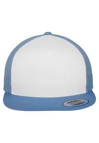 Plava i bijela snapback kapa s čvrstim prednjim dijelom i mrežastim stranama, s ravnim vizirima i okruglim, šivenim vrhom.
