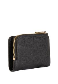 Portefeuille en cuir noir avec une texture granuleuse, fermeture éclair avec quincaillerie dorée et une forme rectangulaire compacte.