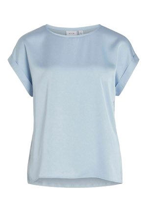 Blouse bleu clair à manches courtes avec une texture lisse et un col rond. Dotée de poignets retroussés et d'un ourlet arrière légèrement plus long.