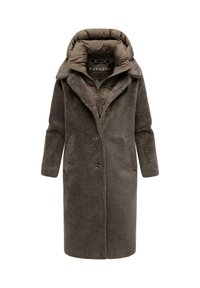 Manteau long en fausse fourrure marron avec une capuche rembourrée, doté d'une fermeture à boutons et de poches latérales, conçu pour la chaleur et le confort.