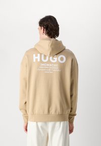HUGO NARDIMEZ - Sweat zippé - medium beige