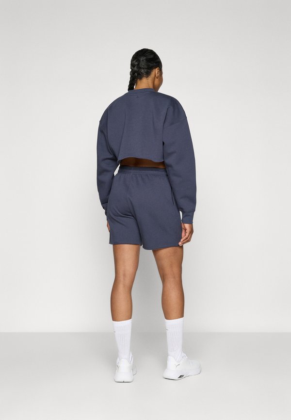 STUDIO SWEATSHORTS - Sports shorts - odyssey gray2