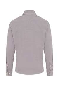 Camicia a maniche lunghe, motivo a quadri in tonalità di bordeaux e bianco, colletto abbottonato e polsini con bottoni bianchi.