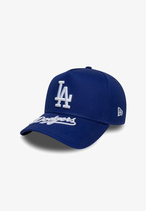 Boné de beisebol azul feito de tecido com uma coroa arredondada, apresentando um logótipo "LA" bordado em branco e o texto "Dodgers" na frente.