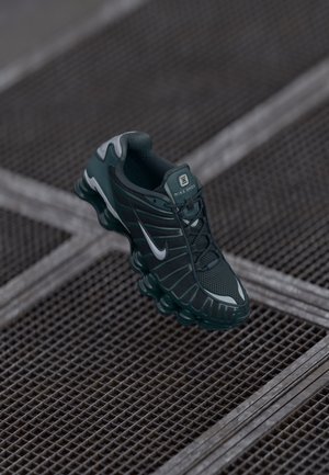 SHOX TL - Trainers - seaweed/gunmetal