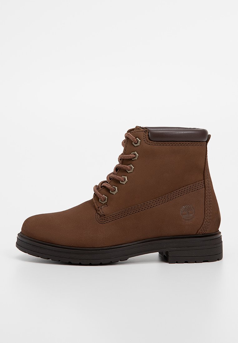 Botines con cordones