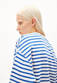ARMEDANGELS FRANKA STRIPE - T-shirt à manches longues - dynamo blue undyed