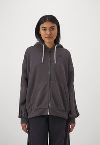 Thumbnail Image 4