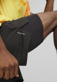 Puma 2-IN-1 - Sportiniai šortai - black