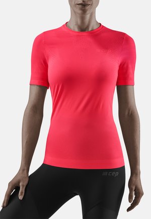 CEP RUN ULTRALIGHT SHORT SLEEVE - Sport T-Shirt - pink