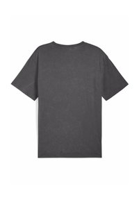 T-shirt z krótkim rękawem, wykończony dekoltem typu crew w praniu w odcieniu wytartej szarości. Miękka, matowa tkanina z luźnym krojem i minimalnymi detalami szwów.