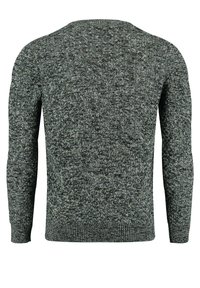 Maglione grigio lavorato a maglia con un motivo testurizzato, scollo rotondo e maniche lunghe con polsini e orlo a coste.