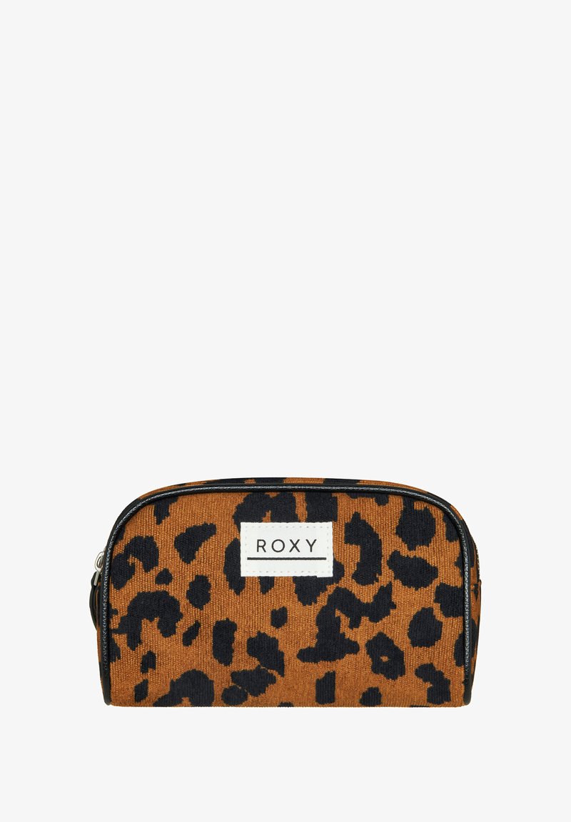 Cosmetica tas met bruin en zwart luipaardmotief, gemaakt van gestructureerde stof, met een zwarte rits en een witte logopatch met het opschrift "ROXY."