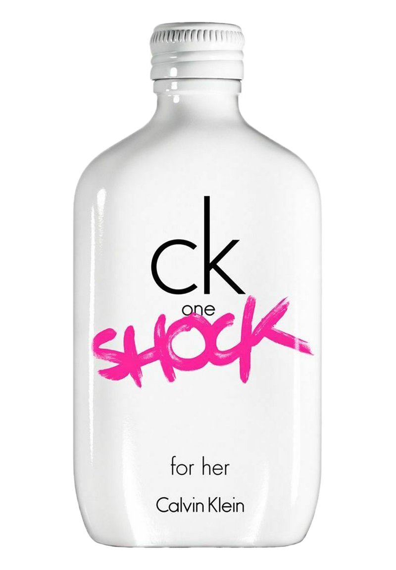 Vit oval flaska med en texturerad kork, med svart text "ck one" och "Calvin Klein," samt rosa graffitistil "SHOCK" över framsidan.