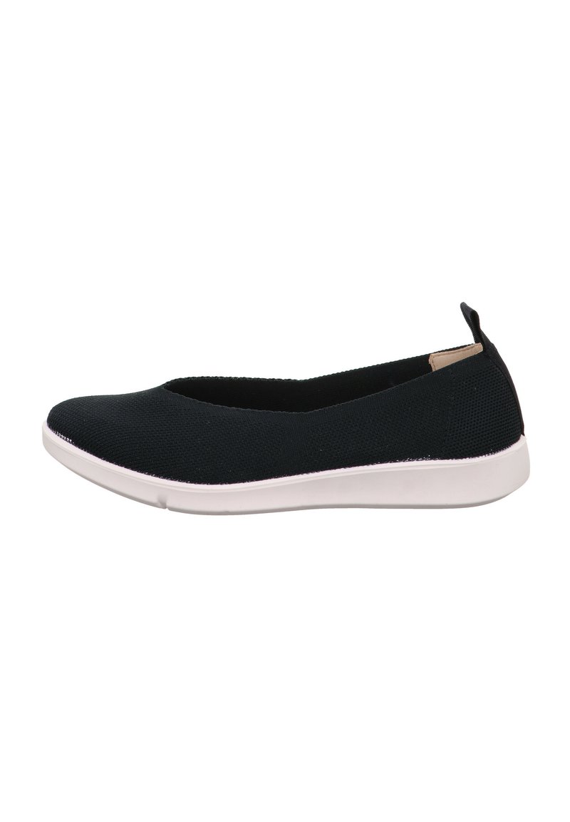 Schwarze Mesh-Slipper mit niedrigem Profil und abgerundeten Zehen, ausgestattet mit einer weißen Gummisohle und einer kleinen Fersenlasche auf der Rückseite.